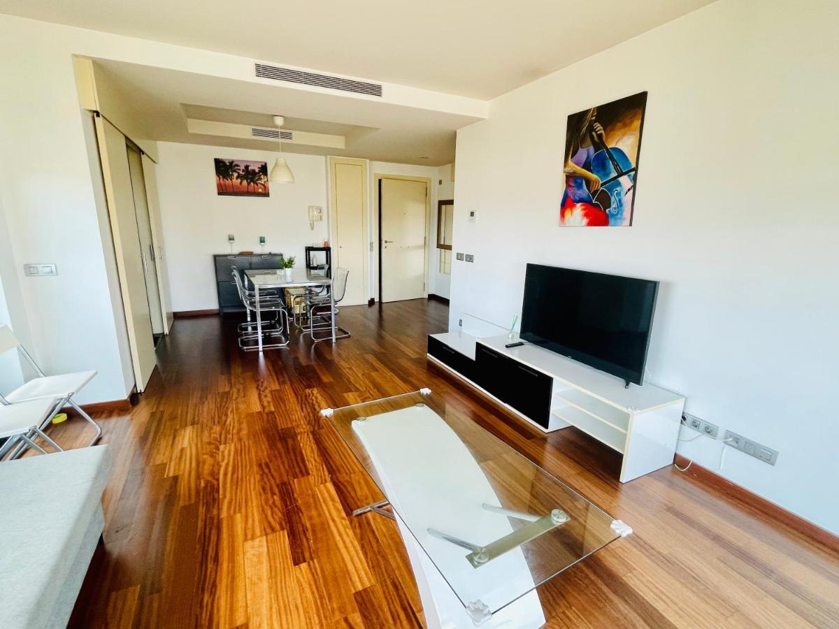 Forum De Barcelona Sea View Apartment With Garage Parking Sant Adria de Besos Dış mekan fotoğraf